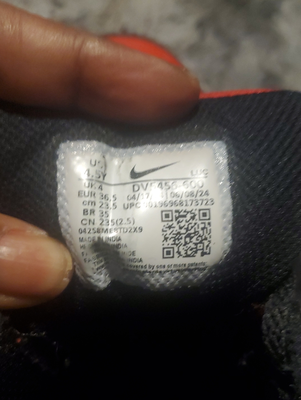 Nike - Picture 2 of 9
